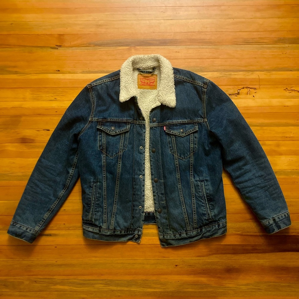 Levi’s Sherpa Collar Denim Jacket. Men’s Size L